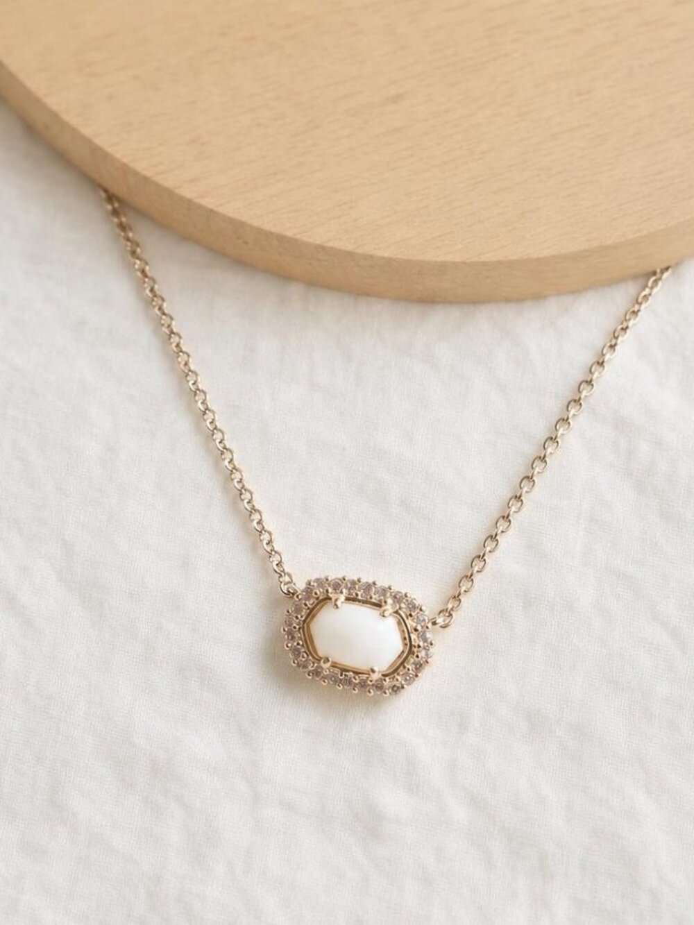 Kendra Scott Chelsea Gold White Pearl Pendant Necklace